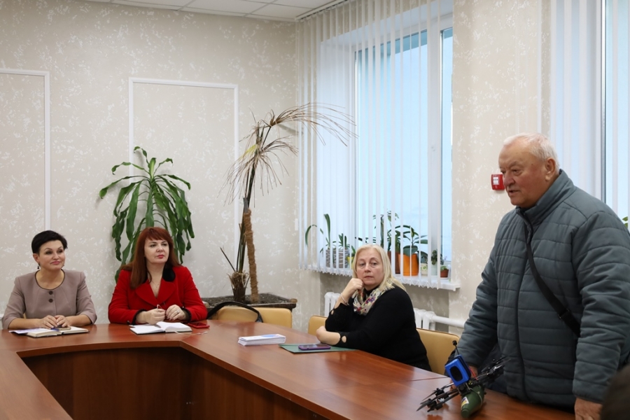 Зустріч із батьківським комітетом:  обговорили харчування, укриття,  підтримку дітей з особливими потребами
