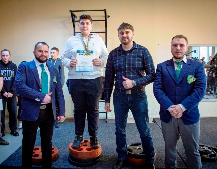 Звягеляни успішно виступили на чемпіонаті області з пауерліфтингу й класичного жиму лежачи