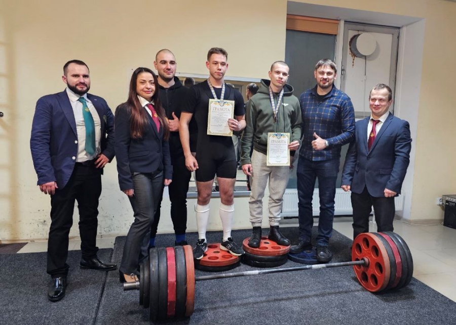 Звягеляни успішно виступили на чемпіонаті області з пауерліфтингу й класичного жиму лежачи