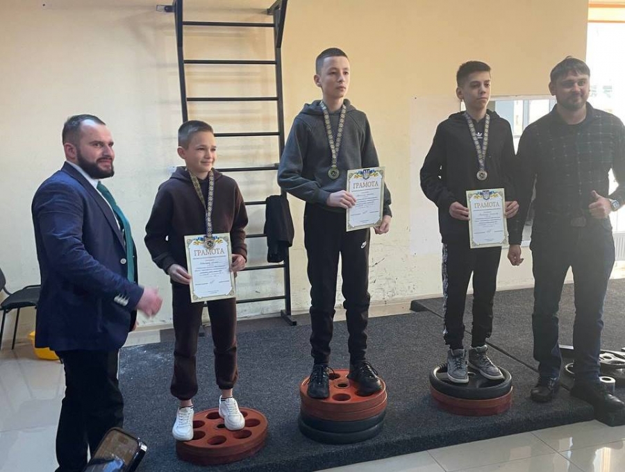 Звягеляни успішно виступили на чемпіонаті області з пауерліфтингу й класичного жиму лежачи