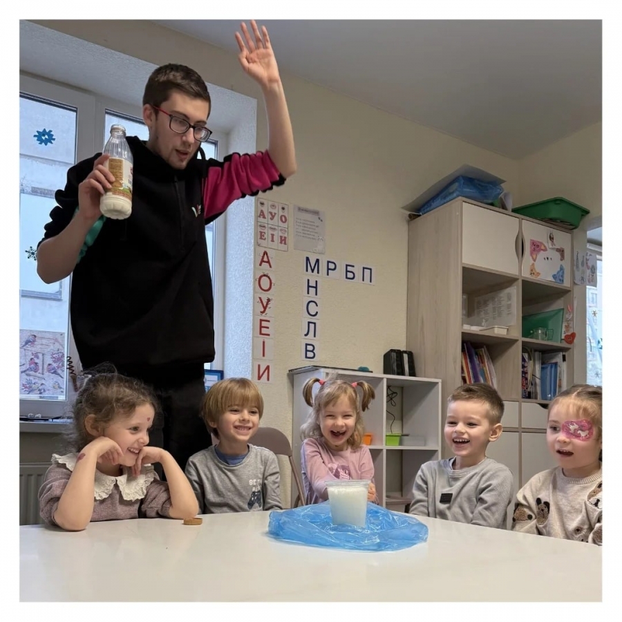 Мандрівний учитель-чарівник: «Кожного дня працюю в новому місті»