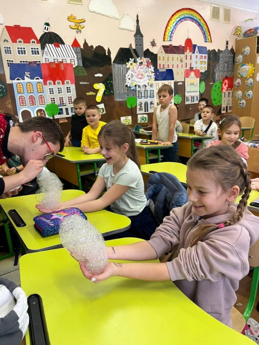 Мандрівний учитель-чарівник: «Кожного дня працюю в новому місті»