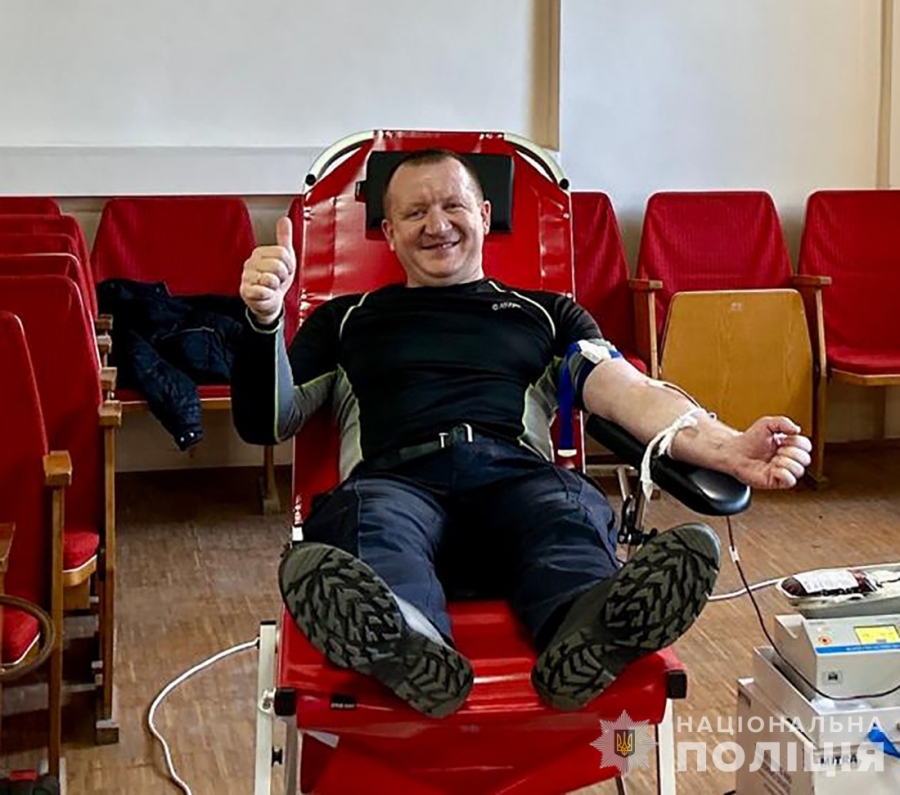 Звягельські поліцейські вкотре стали донорами крові