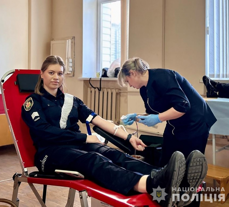 Звягельські поліцейські вкотре стали донорами крові