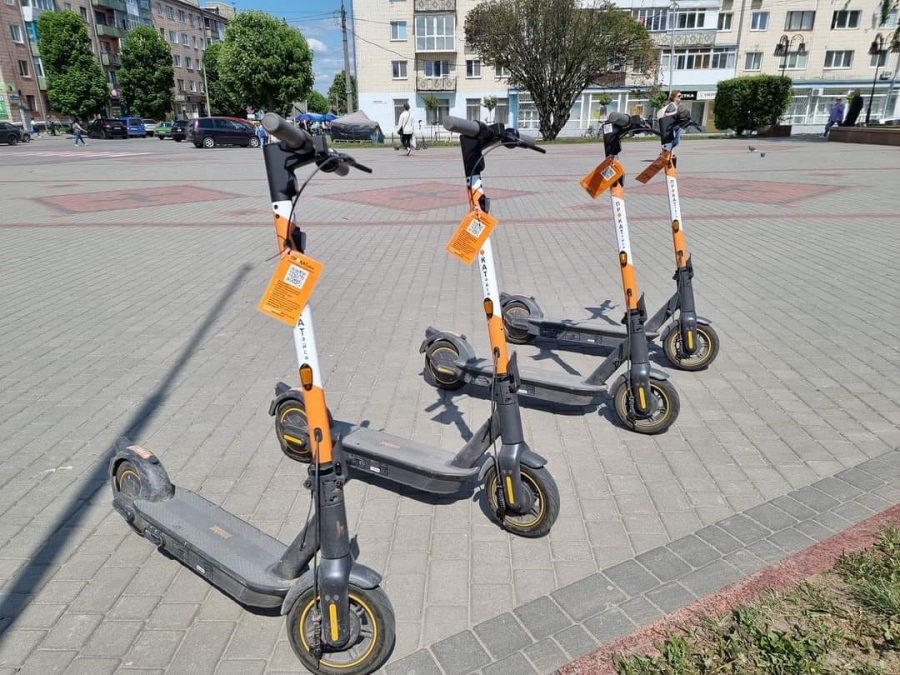 Електросамокати: можна їздити скрізь без прав і вікових обмежень?