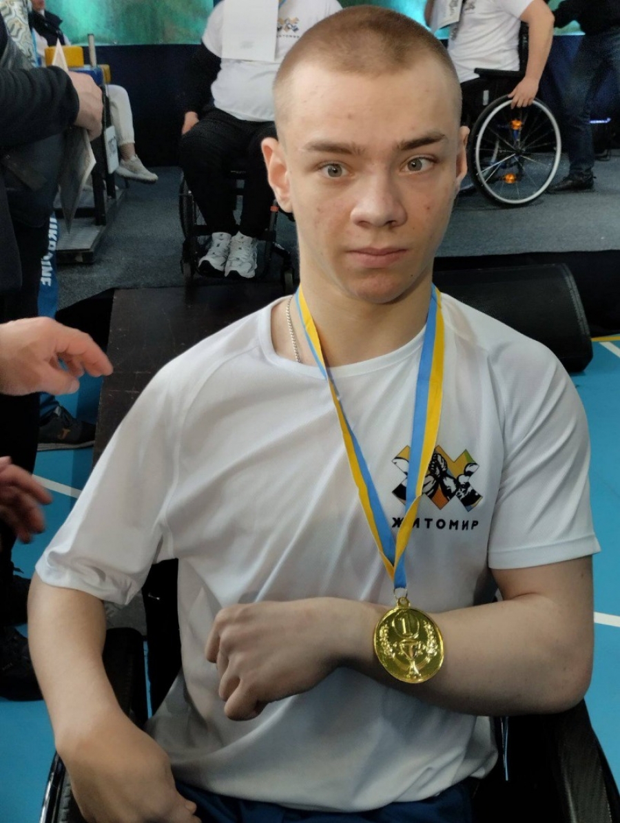 Звягеляни здобули перше командне місце на чемпіонаті України з пара-армрестлінгу!