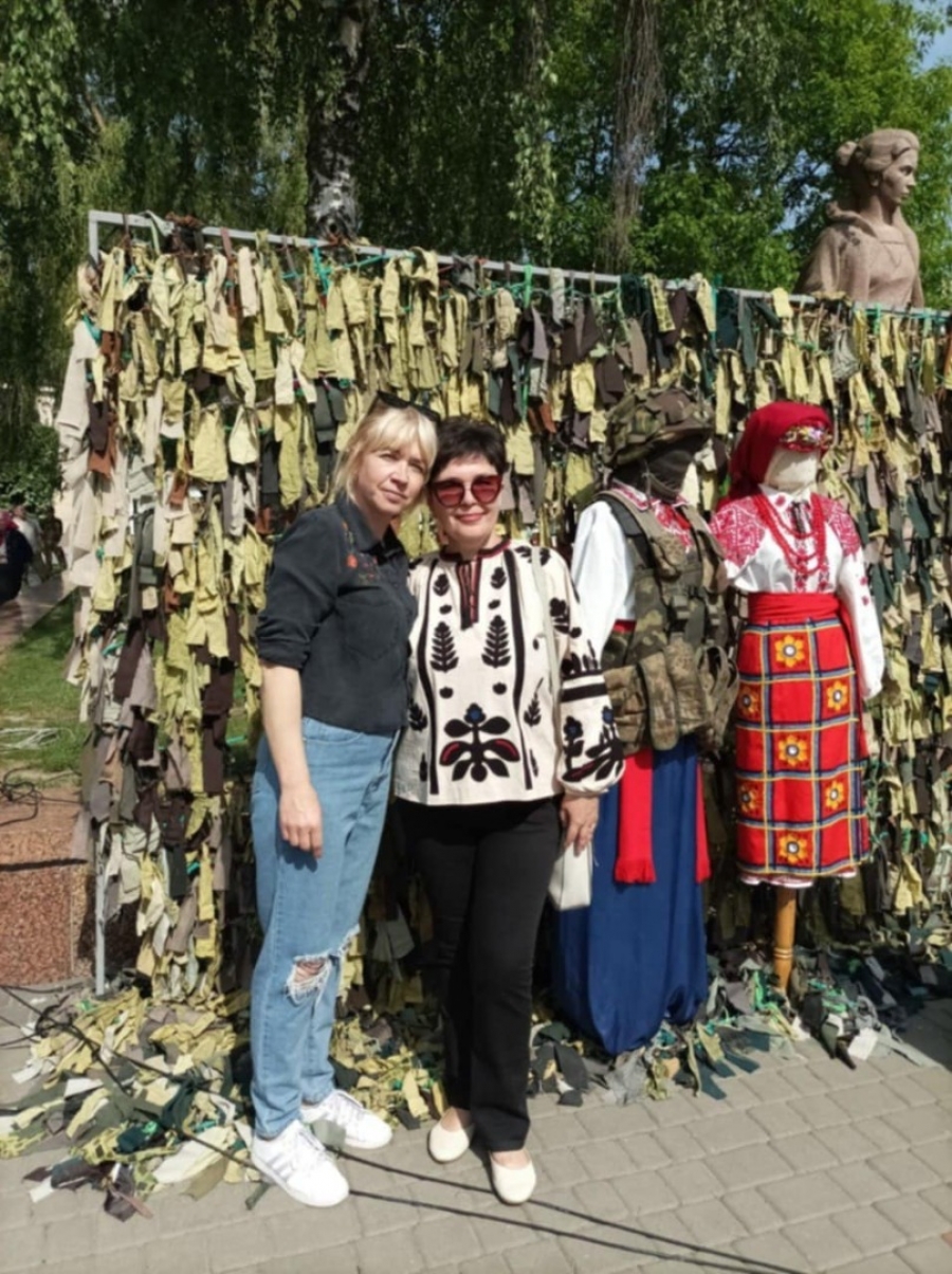За любов до України повезли на допит із мішком на голові