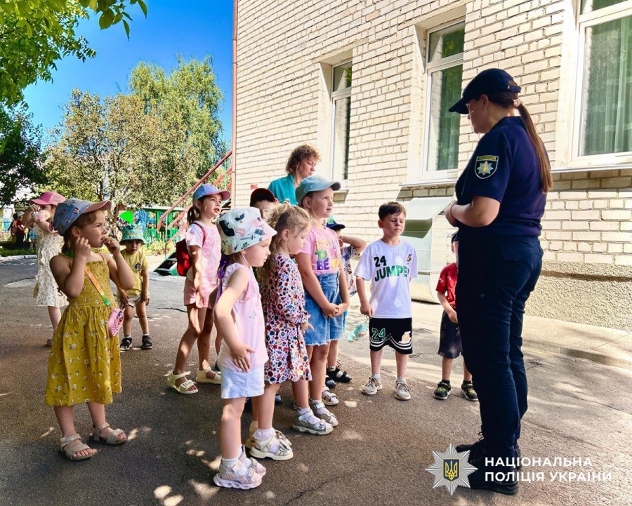 Малюкам про безпеку: у Звягелі поліцейські провели пізнавальні заходи