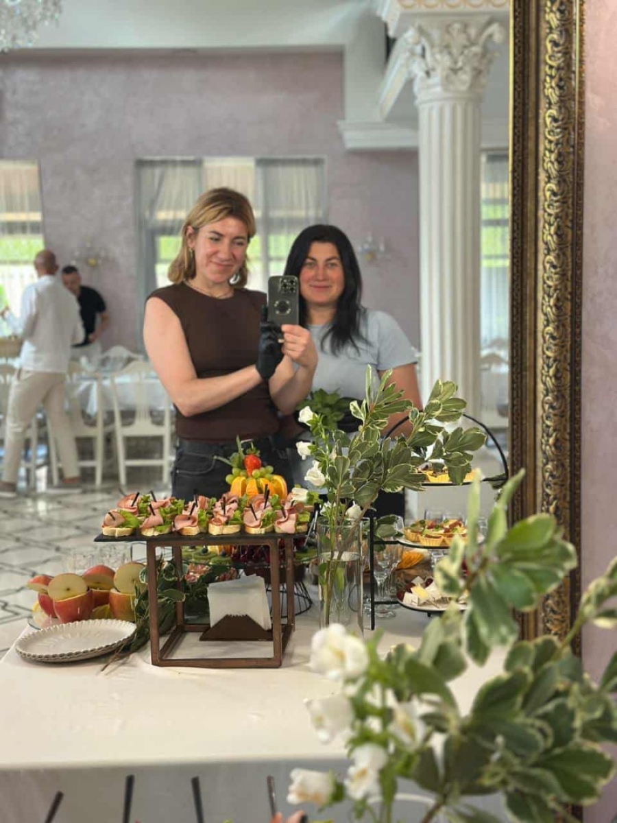 «У фуршетах та кейтерингу нам немає рівних». Шлях від смачних букетів — до розкішних виїзних церемоній