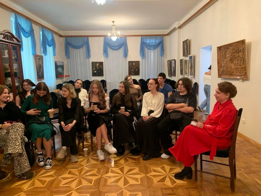 «Музей — це сучасний простір, а не щось нудне, прикрите пилом». Леся Українка та її матір за допомогою ШІ говорять до відвідувачів