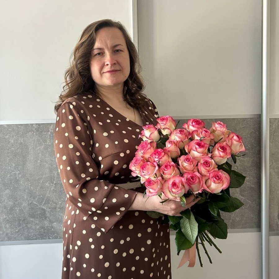 «Ми допомагаємо зростати тим, хто завтра змінюватиме Україну». Освітяни розповіли про свої здобутки, уроки і виклики під час війни.
