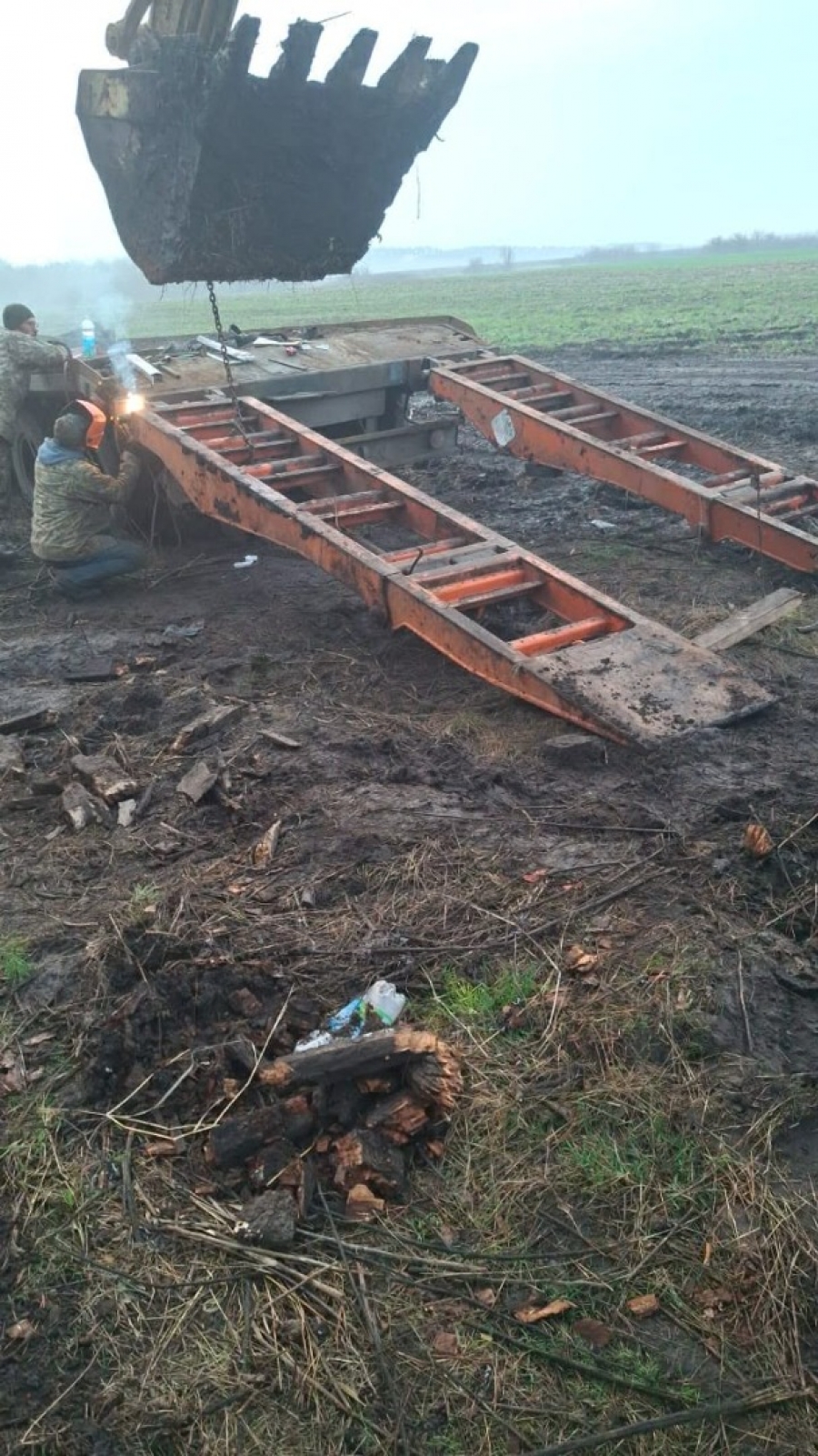 Ремонтують техніку з фронту, допомагаючи нищити ворога. День ЗСУ — привід допомогти донатами на генератор