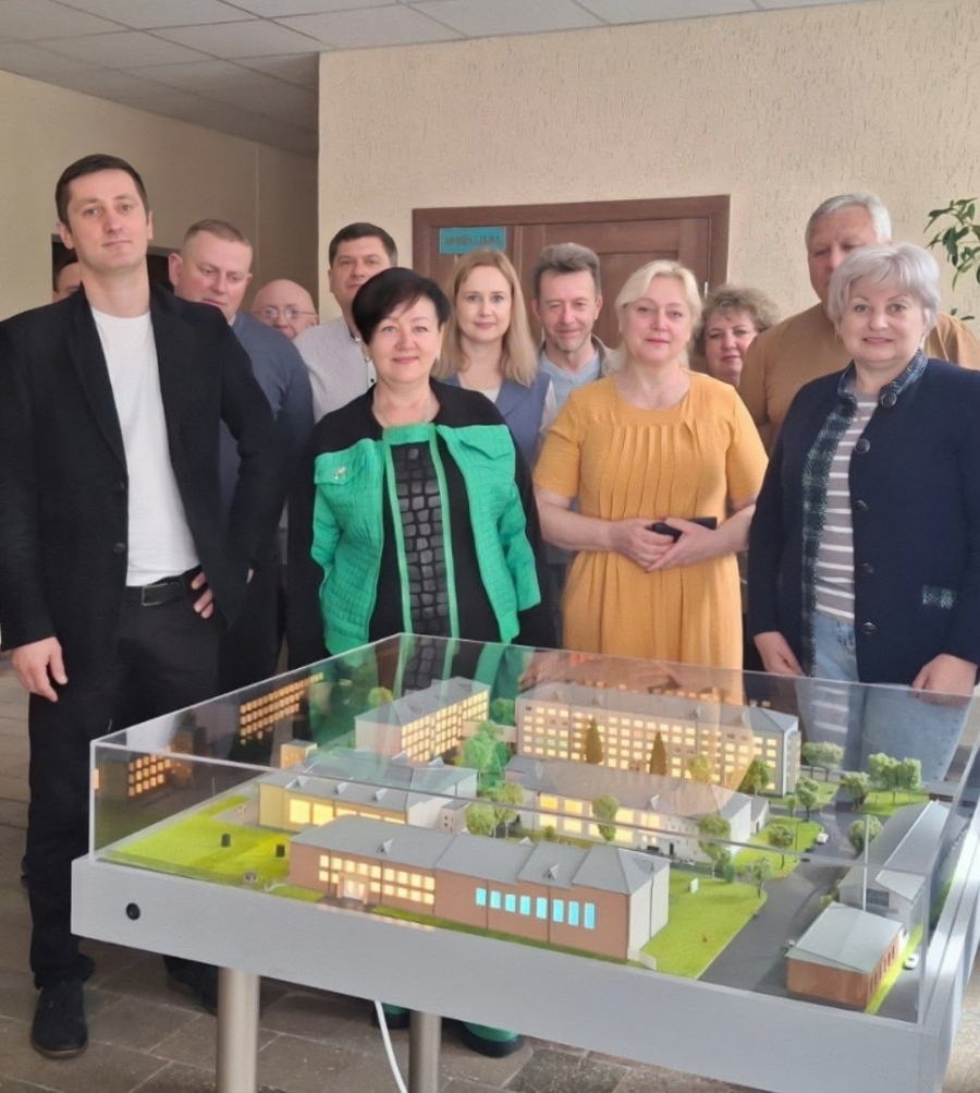 Викладач мріє створити мегамасштабний макет стародавнього Звягеля. У колекції вже є багато експонатів